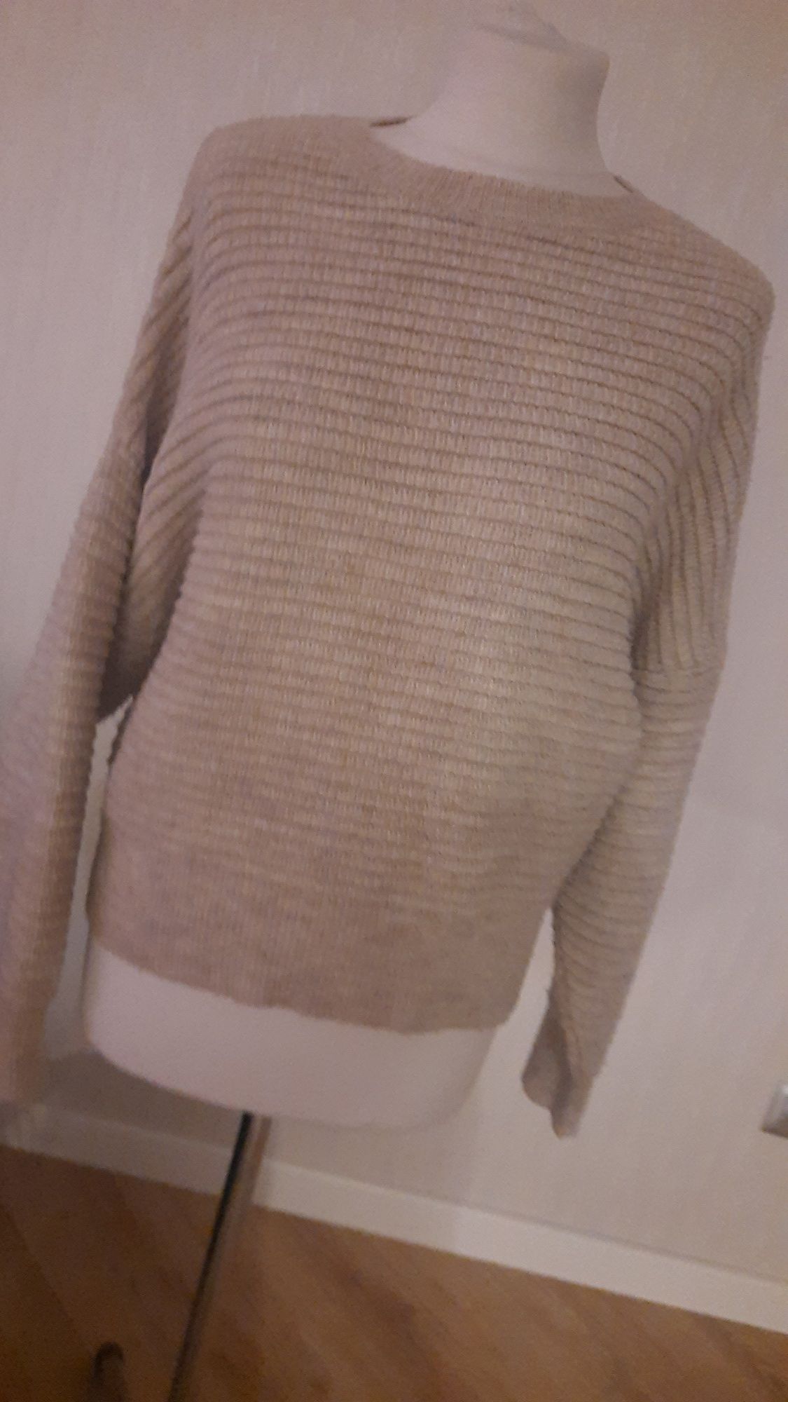 Firmowy sweterek/ MNG/ 40/ Luźny fason