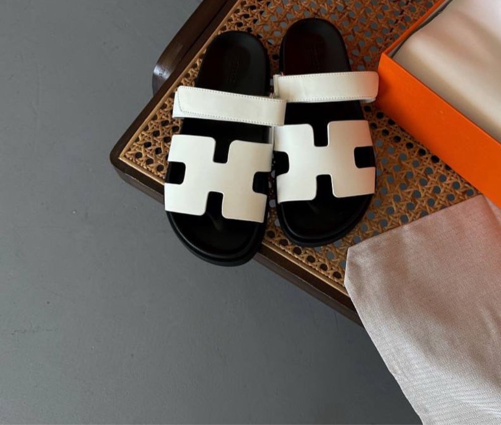 Klapki hermes białe logowane 37 Nowe