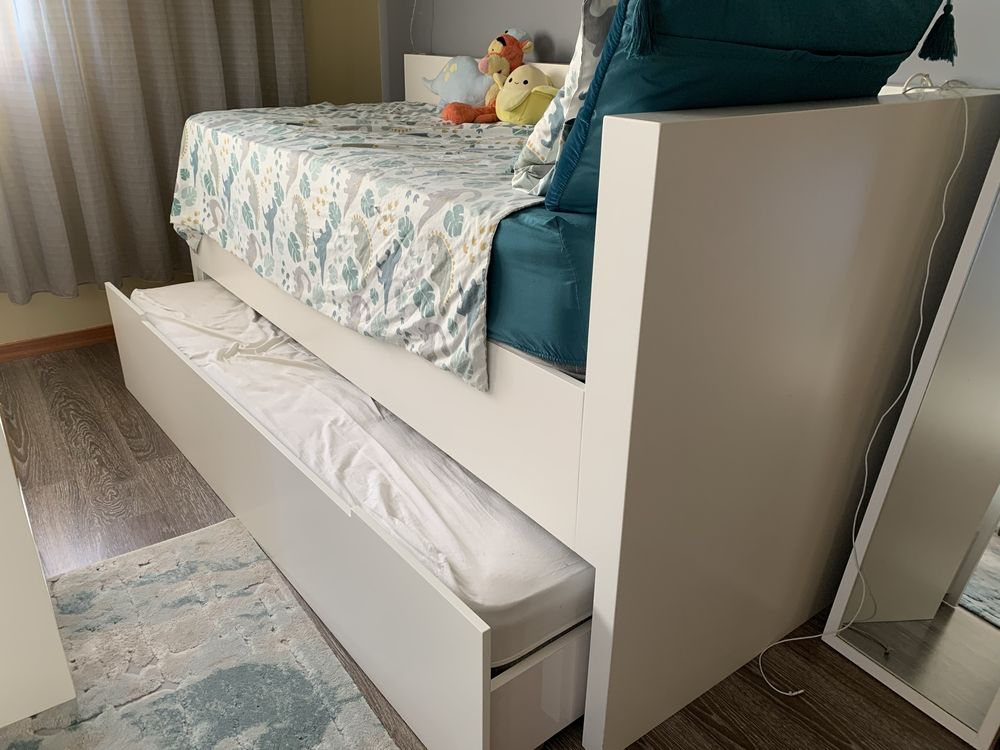 Cama de solteiro com gavetão