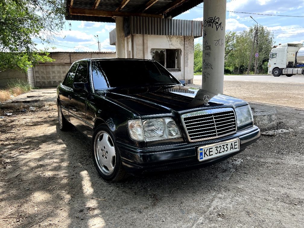 Mercedes-Benz Е124 4.2 1992