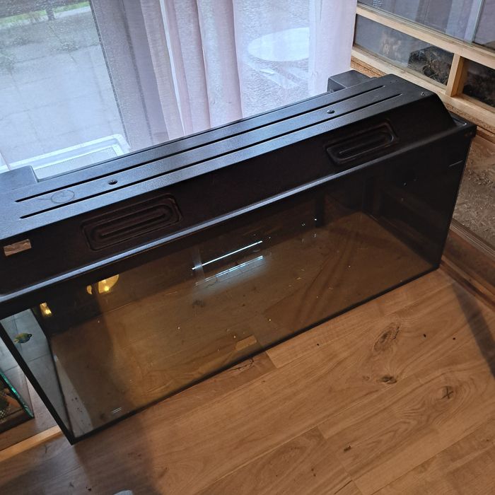 Akwarium z pokrywa 240L