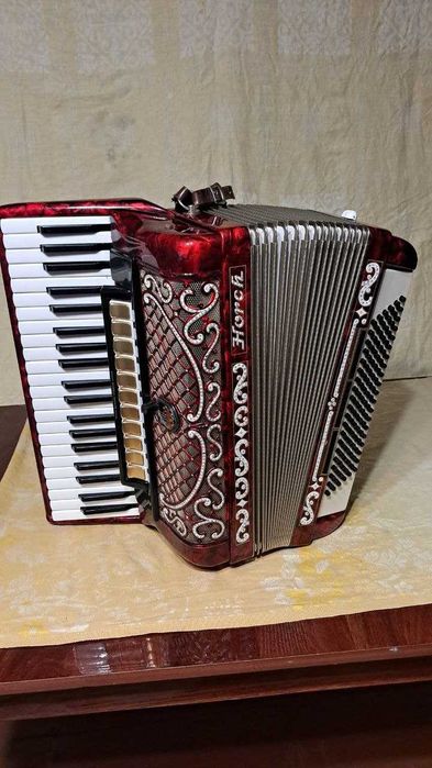Баяни, аккордиони