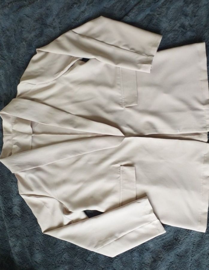 Beżowa marynarka, krój oversize, rozmiar M