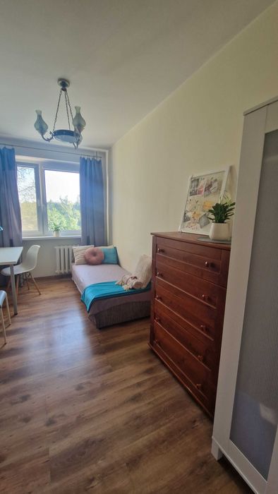 Wynajmę pokój w mieszkaniu studenckim.