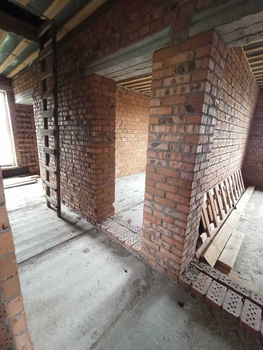 Продаж 2 поверхового будинку/ділянкою на 7 соток, 140 кв. м, 5 кімнат