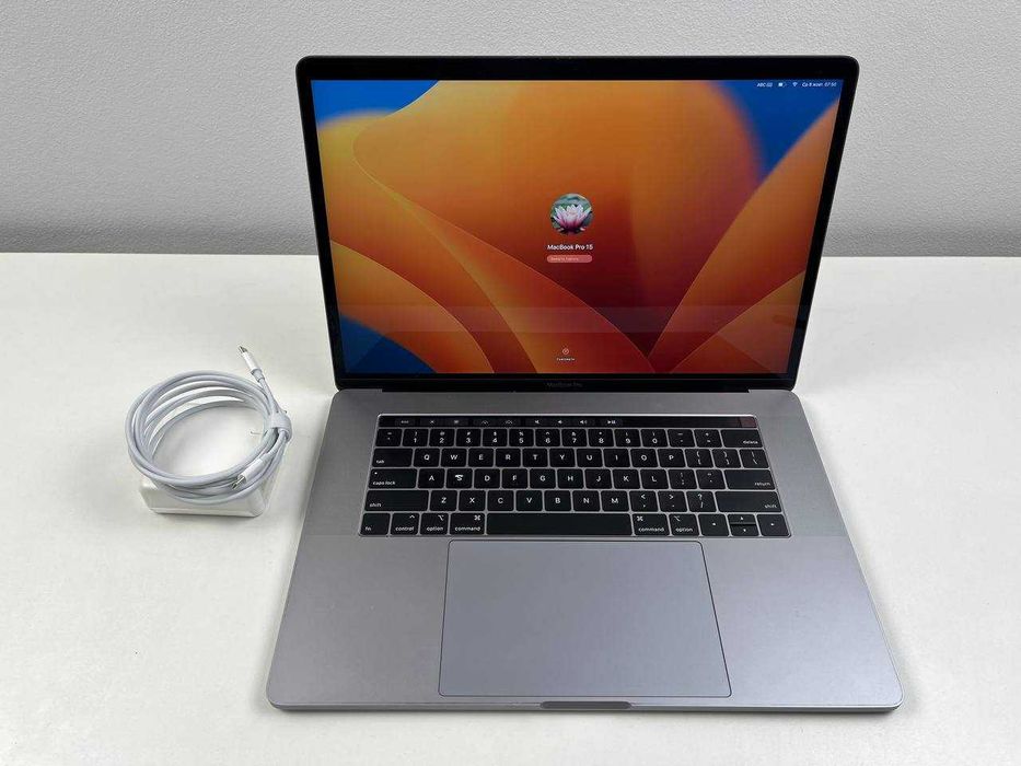 Ноутбук Apple MacBook Pro 15 A1990 2019 i9 32GB Pro Vega 20 4GB 512GB