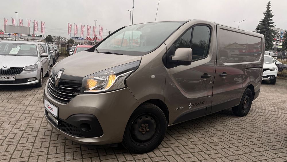 Renault Trafic  1.6D pojedyncza turbina bez adblue bezwypadkowy WEBASTO 2xdrzwi boczne
