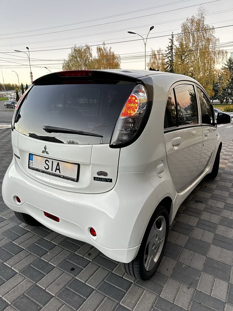 Mitsubishi I-miev 2011