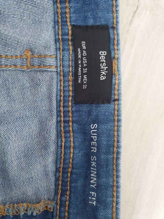 Męskie jeansy Bershka rozm. 40