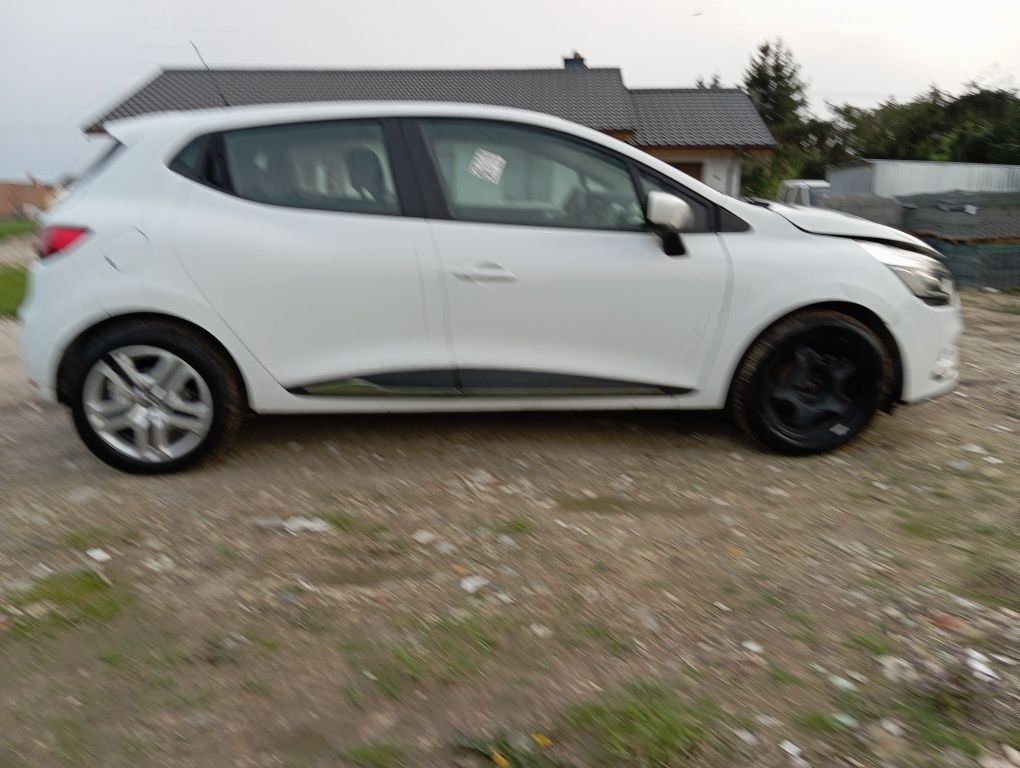 Renault Clio iv 2019 r benzyna uszkodzony