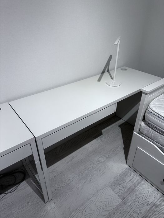 Письмовий стіл білий