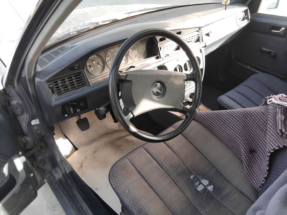 Mercedes 190 a funcionar 5 *