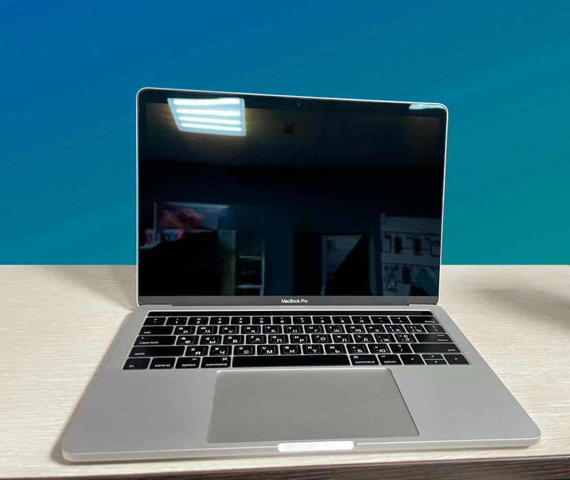 Apple MacBook Pro 13" 2016 A1706 16/256 gb