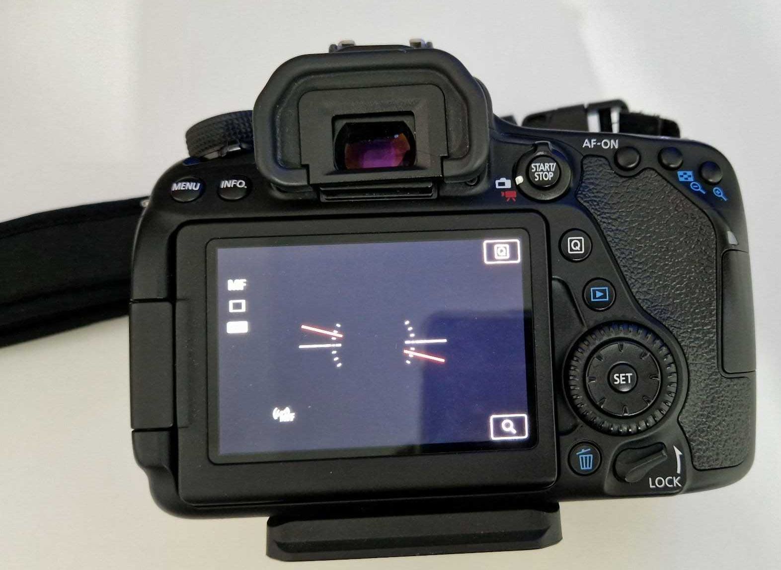 Canon Eos 80D + lente 10-18MM + 18-55 MM + Bolsa de transporte