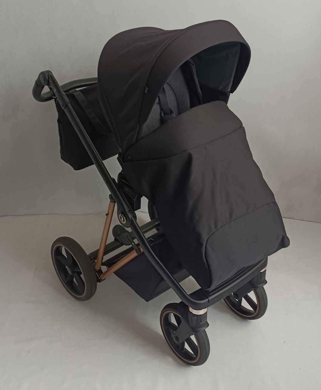 Wózek Roan Ivi 2.0 4w1/Fotelik Cybex Cloud Z2/Baza Cybex Z obrotowa