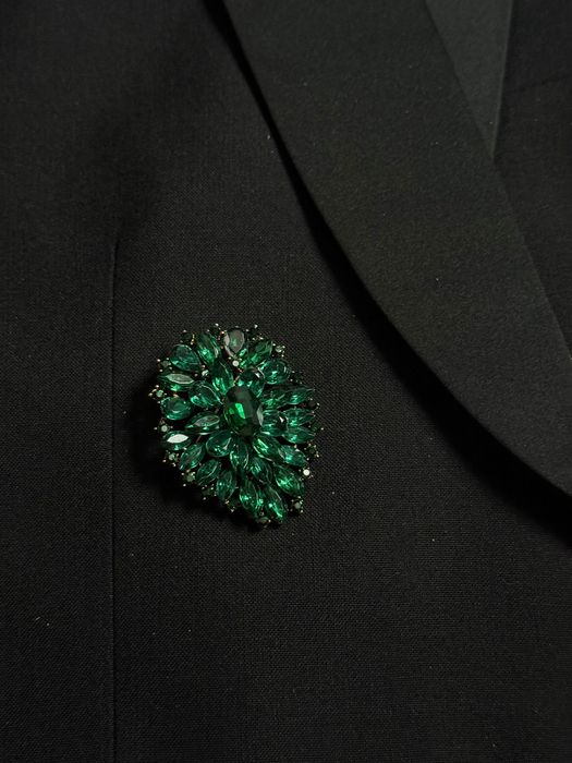 Брошка жіноча велика з камінням