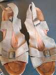Vendo sapatos de verão