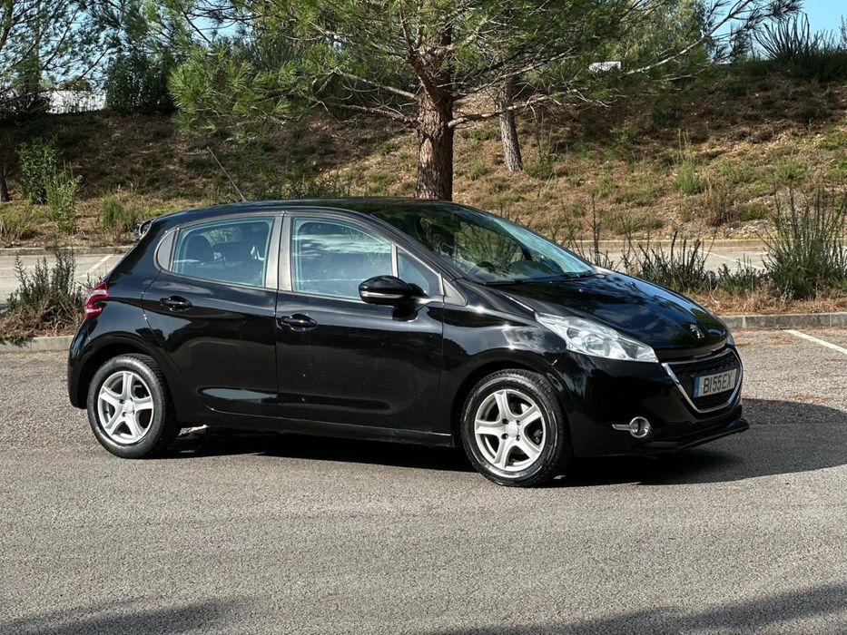 Peugeot 208 ano 2012