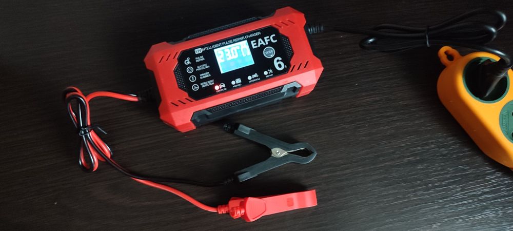 АКЦІЯ!!Зарядний пристрій для автомобільного акумулятора EAFC 12V 6A