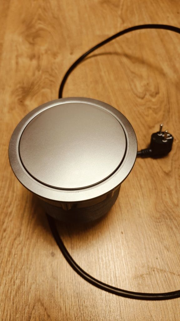 Podblatowa listwa zasilająca 4 gdniazdkowa do kuchni