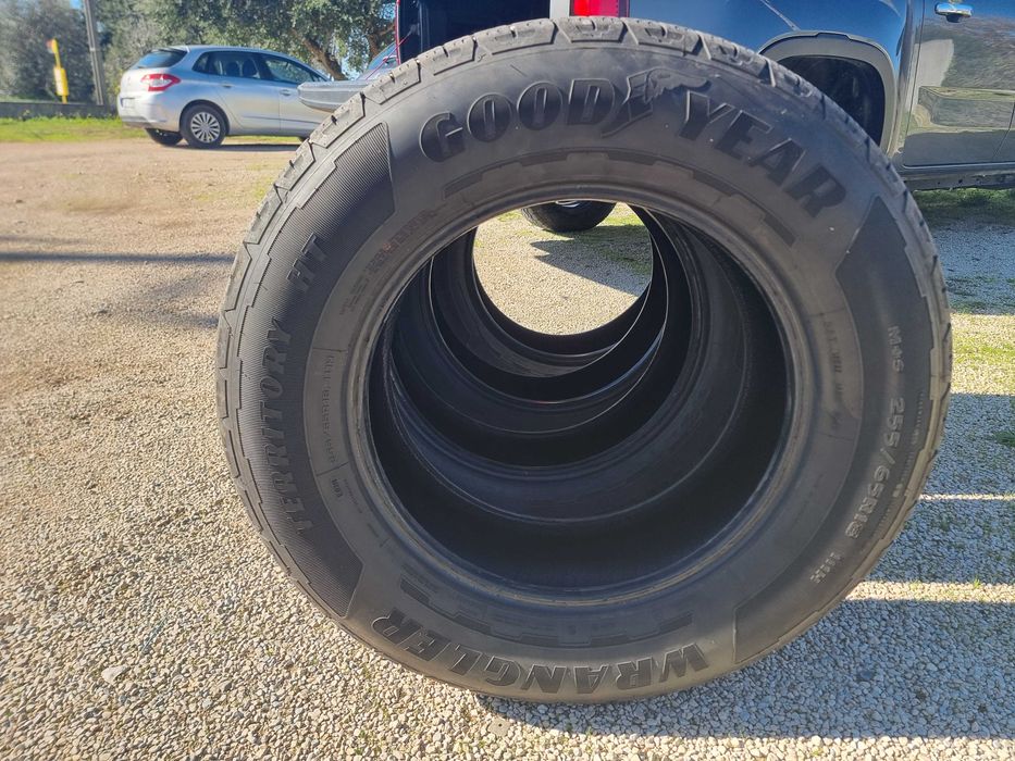 Vendo 4 pneus Goodyear Wrangler Territory HT 255/65R18 111H