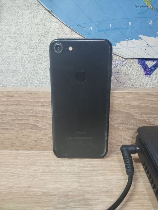iPhone 7 в визуально идеальном состоянии.