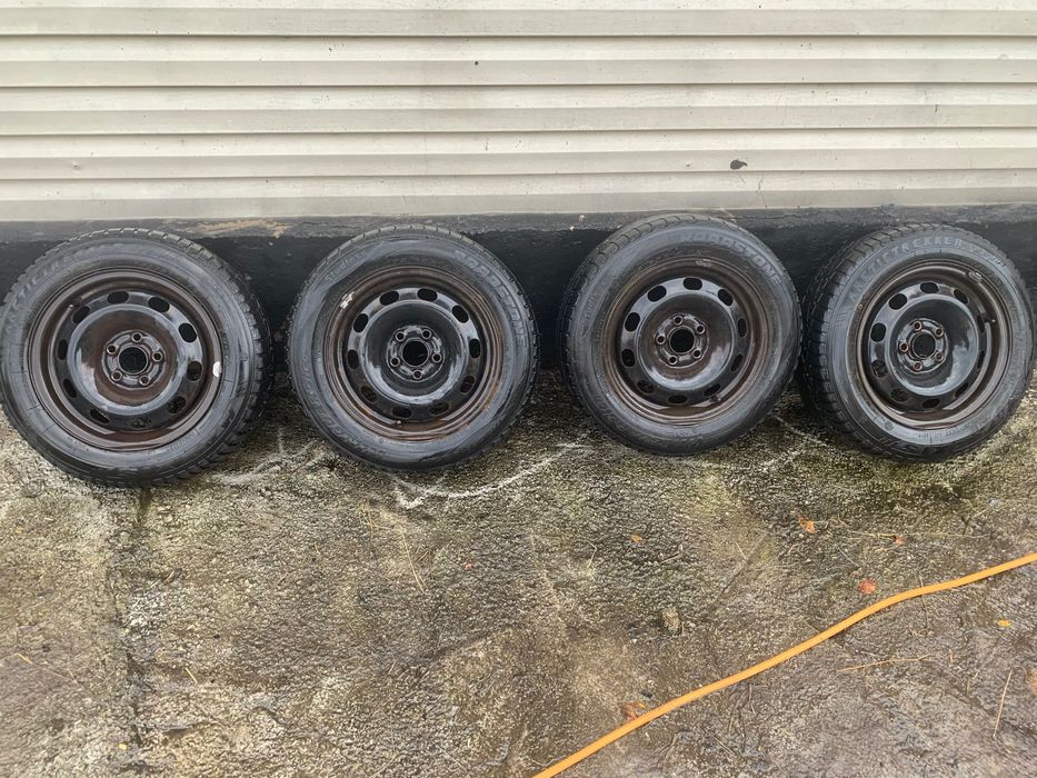 Продам резину з дисками зима 5/100