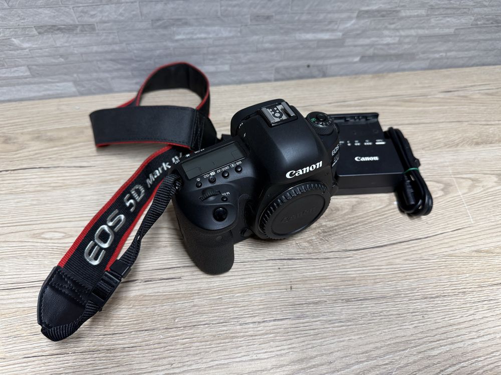 Canon 5D Mark IV лише body,всього 957 пробігу,як новий!