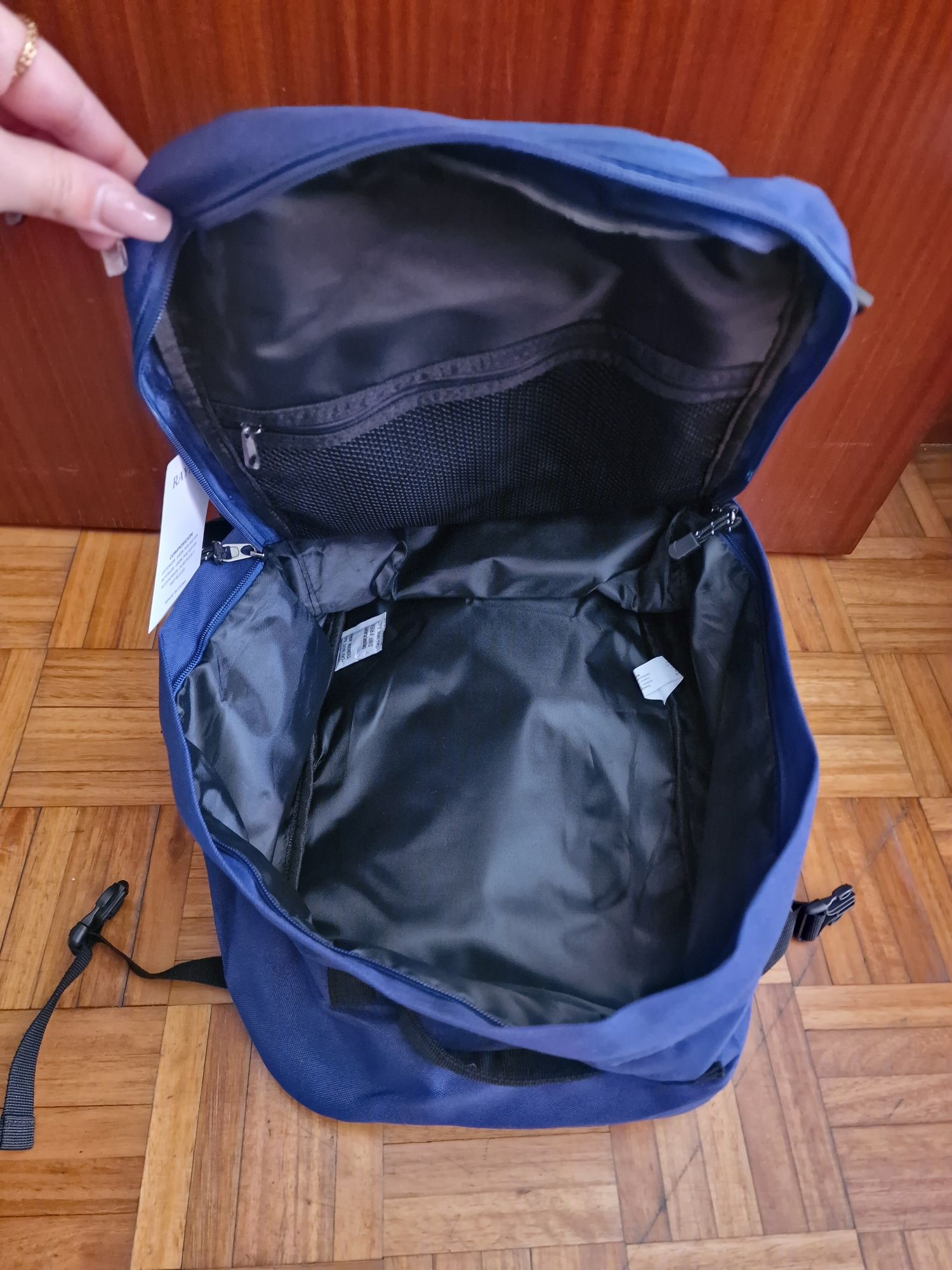 Mochila azul nova