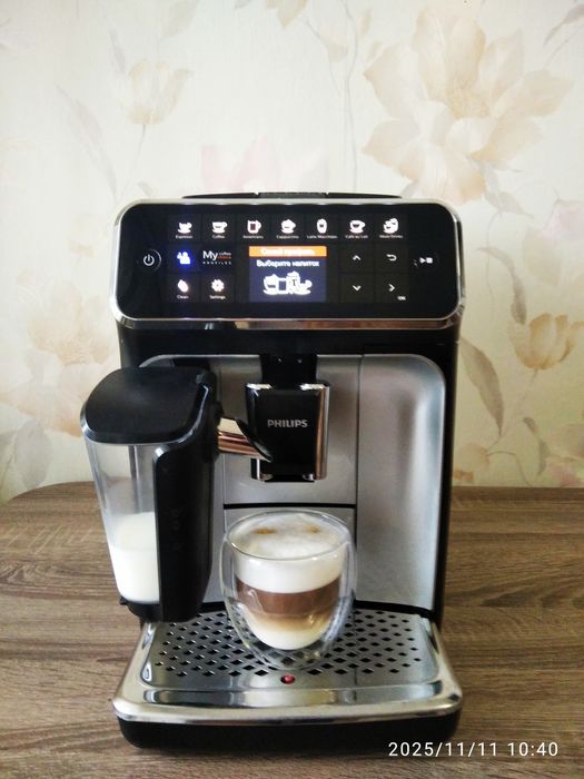 Кофемашина Phillips ep 4300 series LatteGo