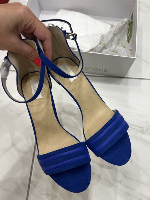 Нові шкіряні замшеві nude