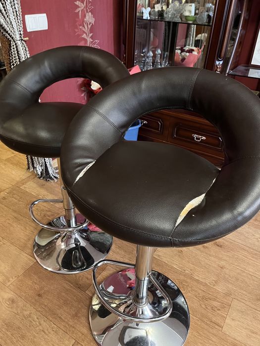 Стільці барні  б/у 1000 грн за два