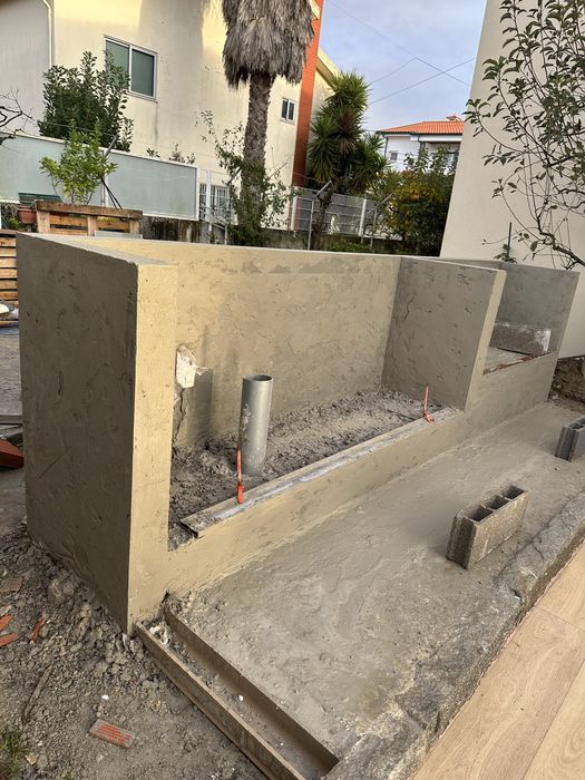 Faco trabalhos de trolha e pintura