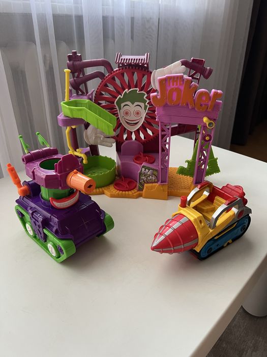 Fisher-Price Imaginext hasbro Joker джокер база джокера танк, машини