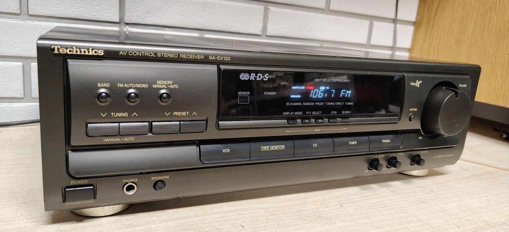 Amplituner stereo TECHNICS SA-EX120.