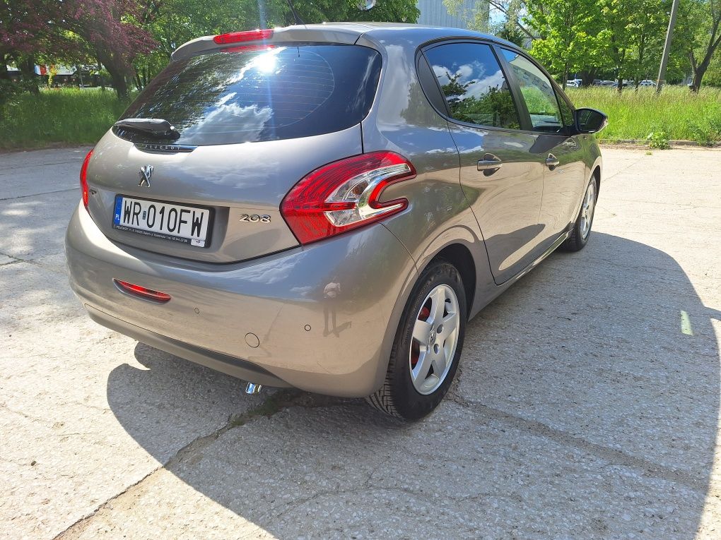 Peugeot 208 Salon Polska