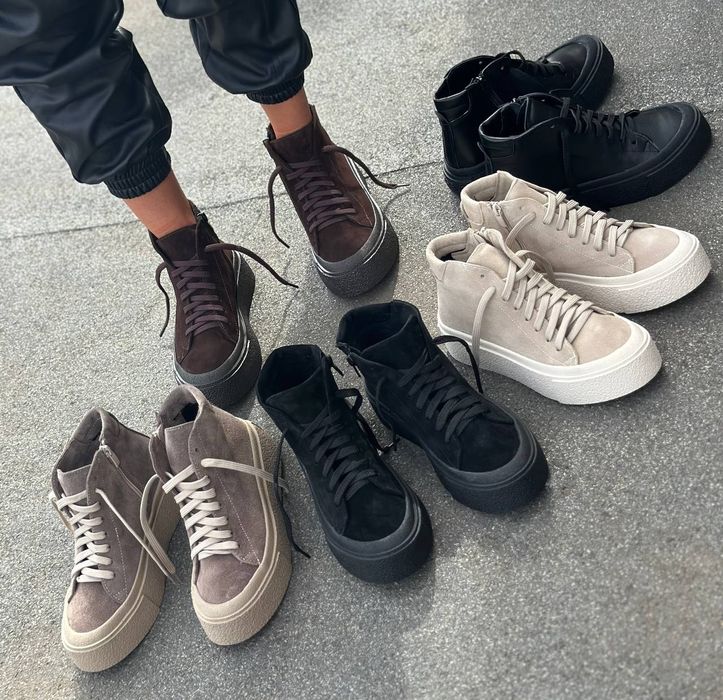 Жіночі шкіряні демісезонні черевики в кольорах