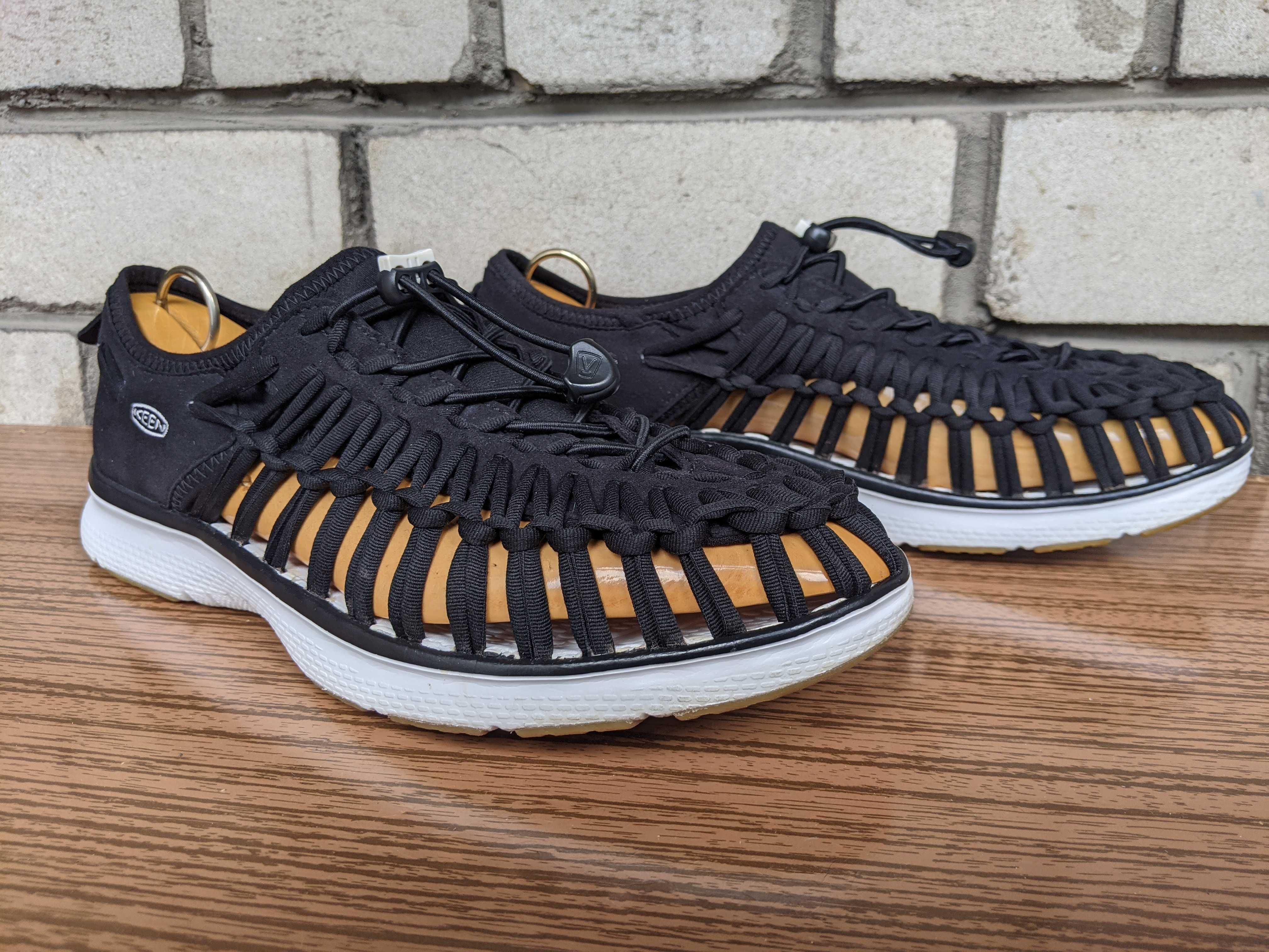 41.5 - Сандалі Keen Uneek II 2 III 3 Hoka by Skechers