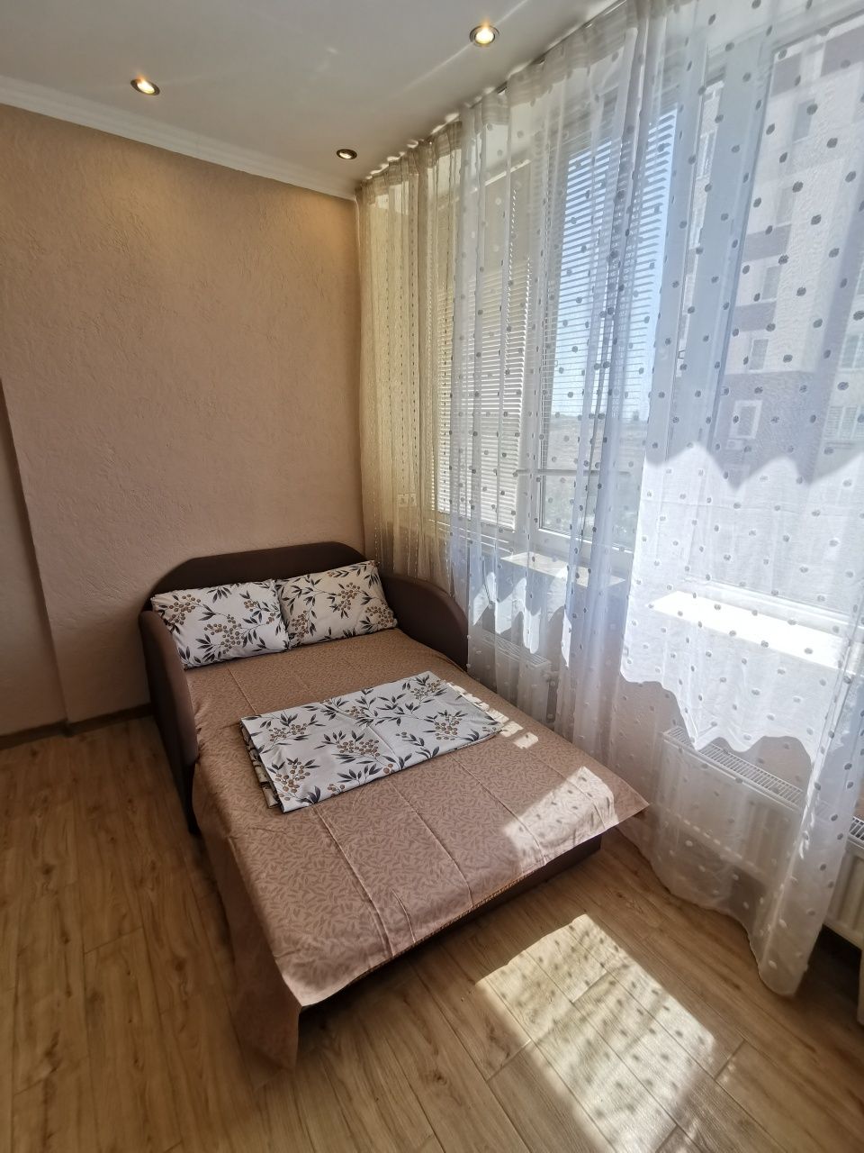Сдам  Квартиру посуточно  море рядом Лузановка, Крижанівка, Яхта