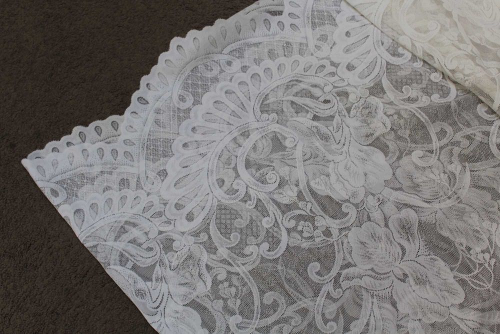 Firanki  z  tasiemką