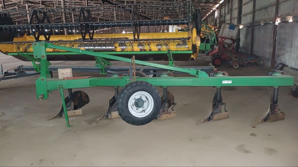 Плуг ПЛН 5-35, п'ятикорпусний, навісний, стан НОВОГО, 2000 р.в.