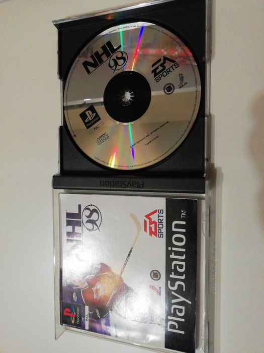Jogo original hóquei no gelo NHL 98 para PS1