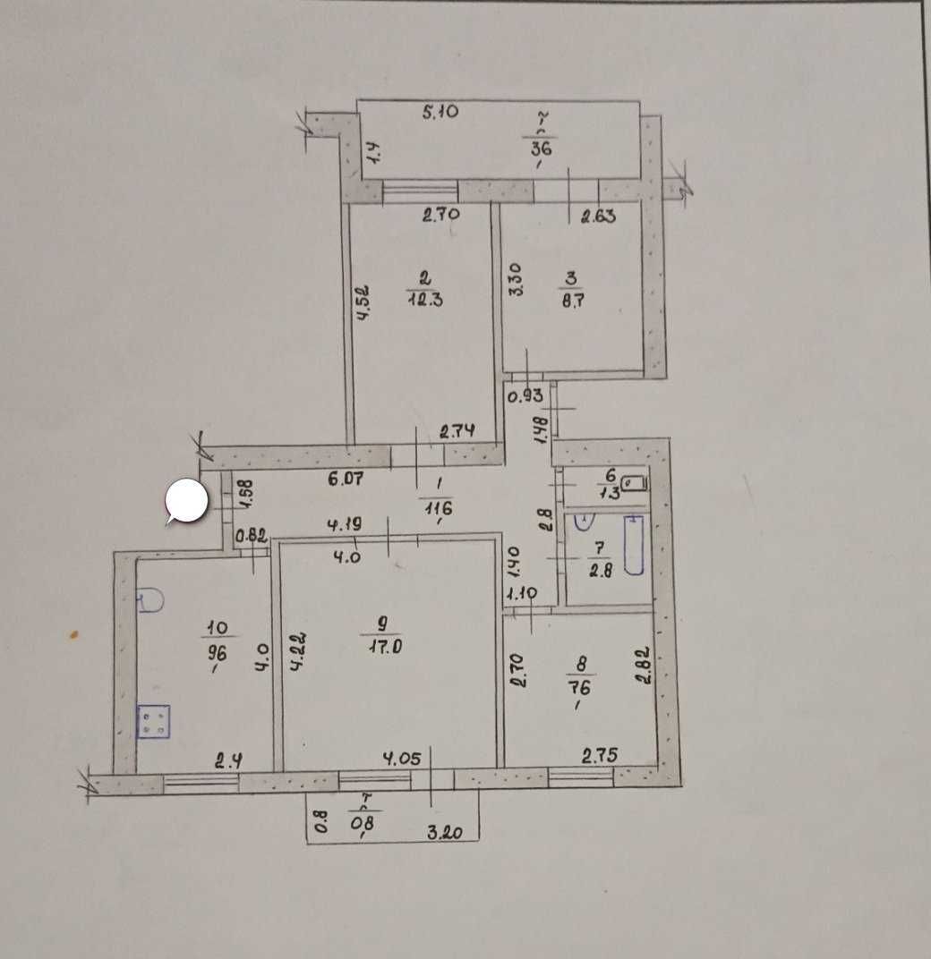 Продам 4 комнатную в центре,можно под коммерцию