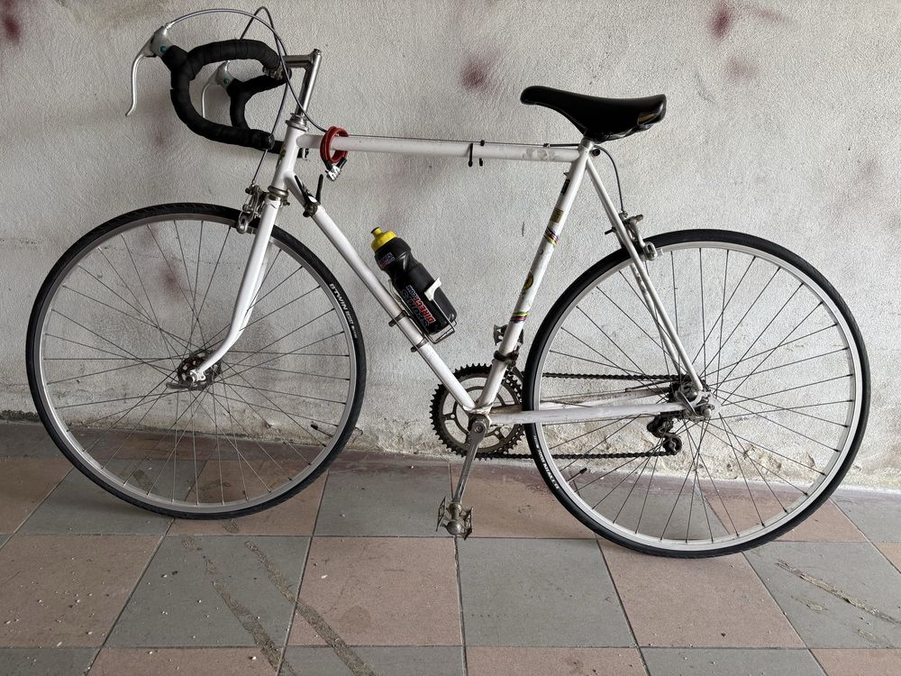 Vendo bicicleta de ciclismo antiga