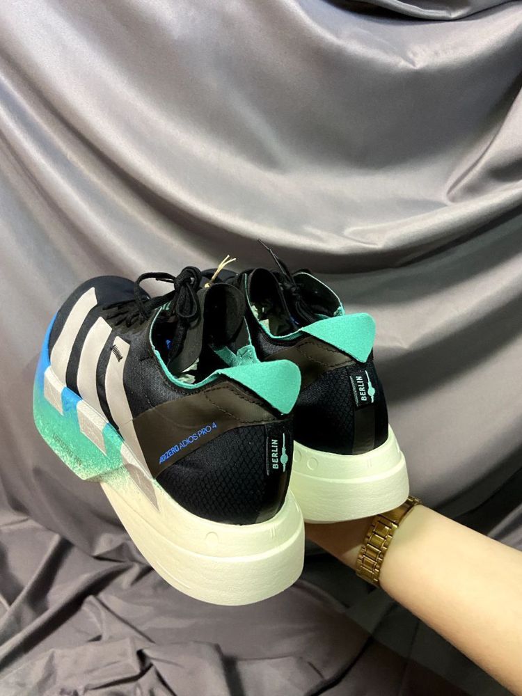 Чоловічі кросівки до бігу Adidas Adizero Adios Pro 4