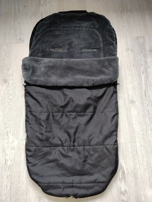 Ciepły śpiworek do spacerówki