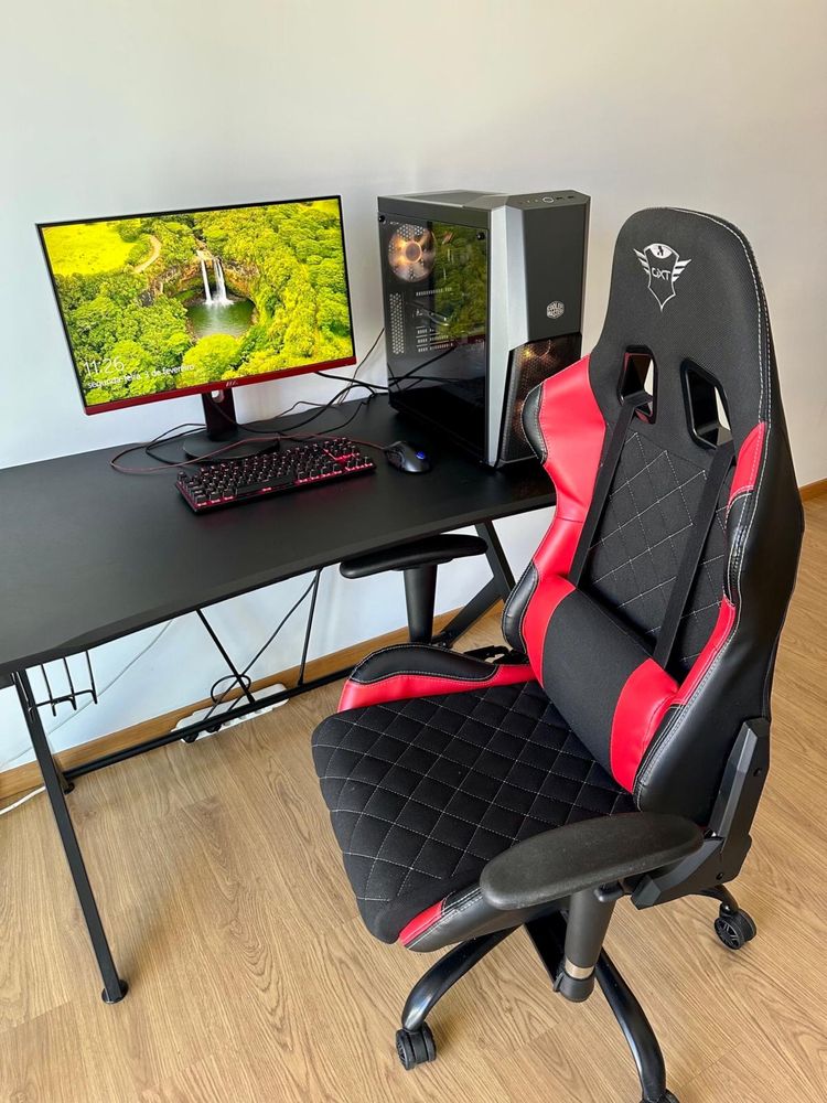 Computador e acessórios+secretária+cadeira gaming