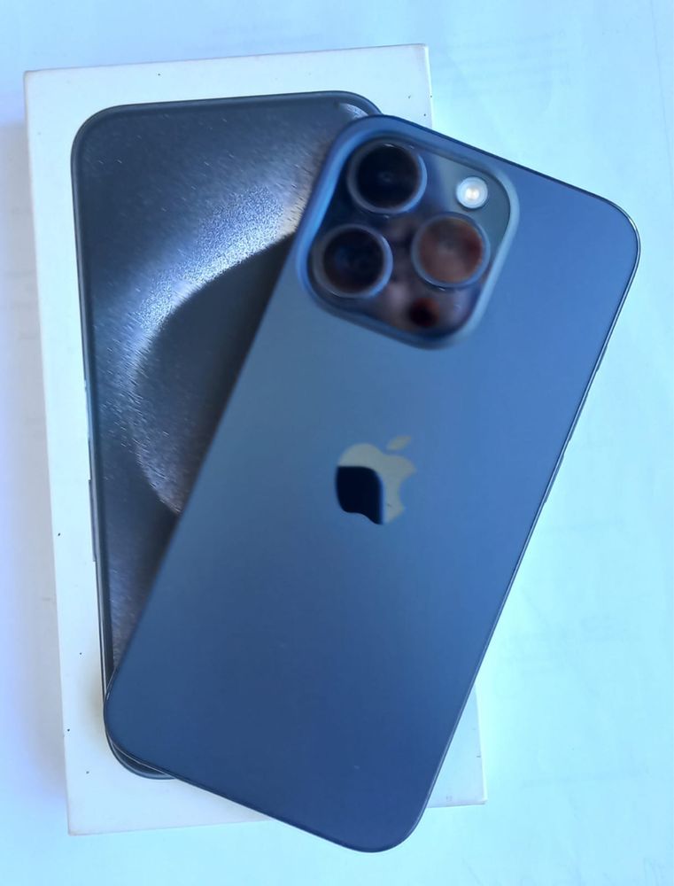 iPhone 15 pro semi novo