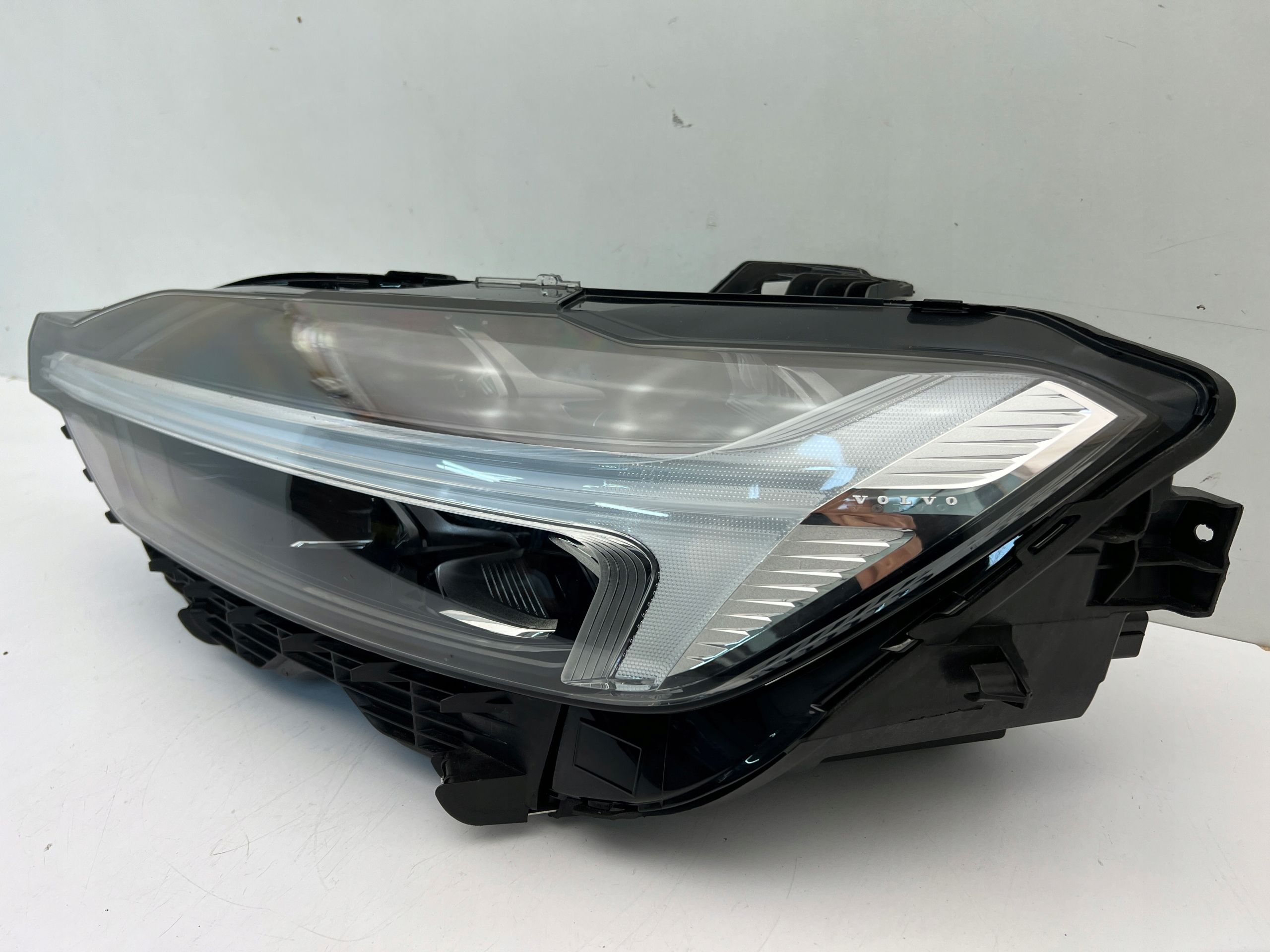Volvo XC60 II Lift Lampa Przednia Lewa Full Led 2022