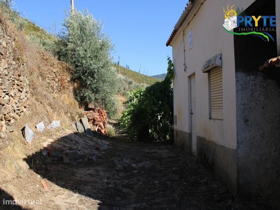 Imóvel rústico situado em Álvaro - Oleiros, para reconstruir